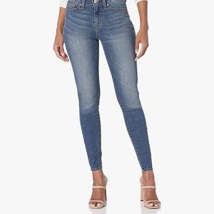 Signature by Levi Strauss & Co. Gold Label Women's Modern Skinny Jeans